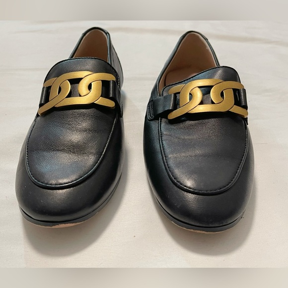 Kidskin Leather Loafers with Metal Branded Chain Accessory - Picture 6 of 12